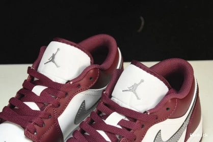 553558-615 1 White Jordan Low Bordeaux 1121